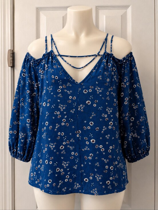 Crescent Blue Tops - Crescent Blue Floral Cold Shoulder Blouse Small Strappy V-Neck 3/4 Sleeve
